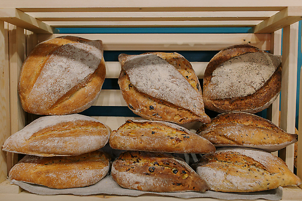 포토 JPG 해외이미지 전통 음식 빵 백그라운드 재료 탁자 건강 사람없음 목재 갈색 주방 검은색 식사 어둠 빵집 껍질 흰색 시골 신선 원형 황금 아침식사 정상 밀 굽기 유기농 밀가루 덩어리 내추럴 핸드메이드 해외포토 도형 나무 웰빙 컬러 가구 곡류 상점 가루 구이 파일형식 이미지허브