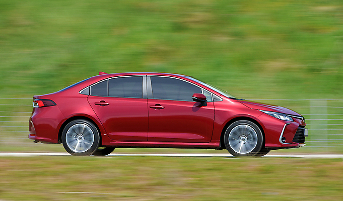 포토 JPG 해외이미지 디자인 도로 여행 이동 비즈니스 교통시설 모션 자동차 거리 사람없음 여름 힘 운전 바퀴 고속도로 운전사 휘발유 아스팔트 속도 디젤 방법 블러 자동 해외포토 직업 계절 길 육상교통 교통 컨셉 석유 시설 파일형식 이미지허브