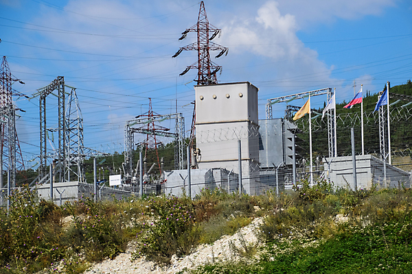 포토 JPG 해외이미지 식물 산업 선 백그라운드 장신구 하늘 사람없음 가로 탑 금속 힘 손상 장비 회색 에너지 역 위험 철 전염 철사 볼트 봉 타입 세대 변압기 분배 압력 전압 철강 현재 공급 해외포토 건축물 컬러 컨셉 교통시설 재질 공구 질병 감염 파일형식 이미지허브