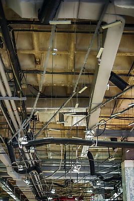 포토 JPG 해외이미지 디자인 산업 선 곡선 비즈니스 건축양식 부분 공장 지붕 사람없음 건물 빛 금속 힘 장비 추위 램프 뜨거움 부채 은색 시원함 천장 순환 시스템 튜브 온도 공학 린스 알루미늄 철강 파이프라인 해외포토 건축물 교육 건축 컬러 공업 모션 재질 조명 파이프_관 파일형식 이미지허브