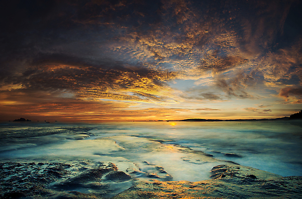 포토 JPG 해외이미지 주간 구름 하늘 풍경 사람없음 야외 태양 일출 해외포토 자연요소 노을 파일형식 이미지허브