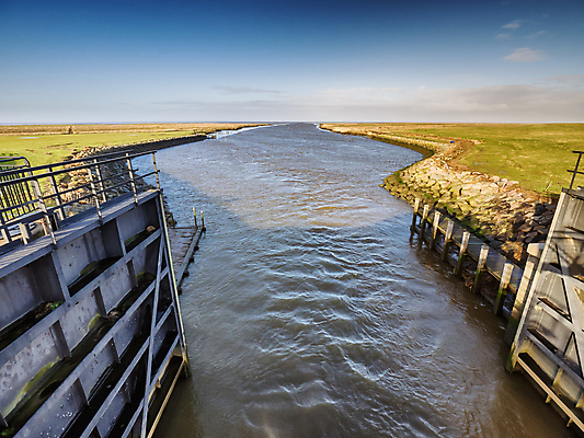 포토 JPG 해외이미지 구름 바다 건축양식 자연 조류 하늘 바람 날씨 항해 덴마크 경비 안전 사람없음 야외 가로 물 파란색 강 오픈 보트 회의실 잠금 대문 기간 철강 해외포토 자연요소 동물 건축 컬러 배_교통 북유럽 문 보호 생태계 보안 파일형식 이미지허브