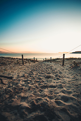포토 JPG 해외이미지 구름 모래 파도 바다 섬 여행 오렌지 자연 하늘 휴가 휴식 손바닥 풍경 사람없음 빨간색 물 여름 모래사장 햇빛 태양 평화 일출 맑음 황혼 일몰 새벽 만 저녁 코코넛 몰디브 해외포토 자연요소 손 계절 아시아 컬러 컨셉 과일 날씨 노을 야간 생태계 파일형식 이미지허브
