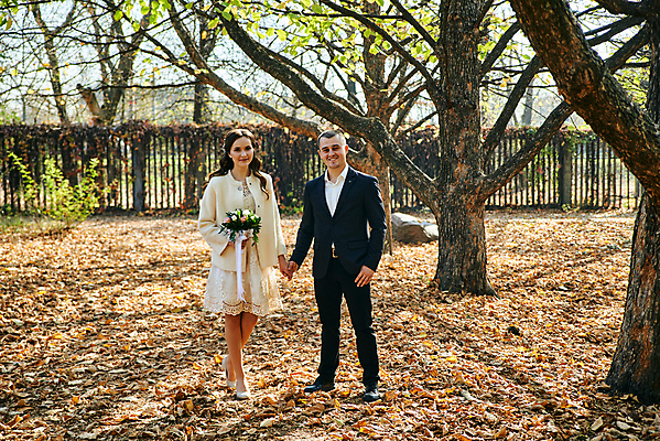 포토 JPG 해외이미지 백인 라이프스타일 커플 공원 여자 남자 딸 행복 결혼 2 가족 관계 자연 결혼식 엄마 남편 휴가 함께함 사랑 미소 사람 성인 야외 두명 여름 부모 흰색 축하 아내 아빠 해외포토 서양인 계절 공공시설 감정 컬러 컨셉 표정 이벤트 생활 생태계 파일형식 이미지허브