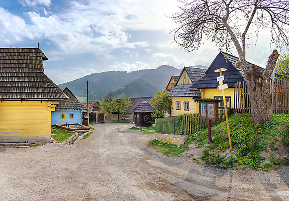 포토 JPG 해외이미지 전통 외관 공원 벽 건축양식 지붕 주택 협상 여러명 사람없음 목재 장식 세계 여행객 마을 시골 행운 역사 재산 통나무 지역 방문 종탑 잡동사니 예약 수공예 민화 세기 수목 옛날 전국 해외포토 나무 공공시설 건축 다수 컨셉 비즈니스 재료 모션 사람 건물 금융 탑 공예 그림 파일형식 이미지허브