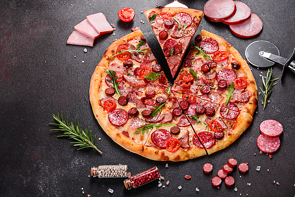 포토 JPG 해외이미지 전통 음식 조각 백그라운드 토마토 채소 탁자 치즈 피자 패스트푸드 육류 요리 사람없음 목재 식당 식사 저녁식사 버섯 이탈리아 껍질 시골 뜨거움 소시지 닫기 이탈리아음식 맛 정상 굽기 허브 속도 매움 햄 레시피 후추 바질 모짜렐라치즈 살라미 페퍼로니 해로움 핸드메이드 해외포토 나무 식물 유럽 가구 컨셉 식재료 재료 모션 유제품 서양음식 상점 가공식품 인스턴트 구이 향신료 파일형식 이미지허브