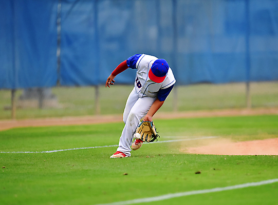 포토 JPG 해외이미지 전신 남자 유니폼 청소년 한명 앞모습 아웃포커스 10대 달리기 경쟁 경기장 활발 야구 야구선수 야구글러브 야구공 야구복 획득 대회 손뻗기 십대남자한명만 해외포토 1 옷 뷰포인트 컨셉 공 스포츠시설 모션 운동선수 촬영기법 사람 운동복 구기 야구용품 글러브 남자한명만 십대남자만 파일형식 이미지허브