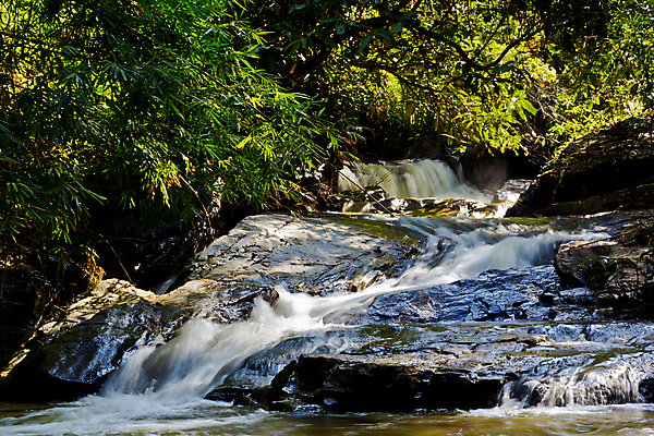 포토 JPG 해외이미지 나무 여행 태국 자연 사람없음 물 환경 폭포 흐름 신선 수분 분무기 지역 암초 내추럴 땅바닥 해외포토 자연요소 식물 아시아 컨셉 바닥 생태계 파일형식 이미지허브