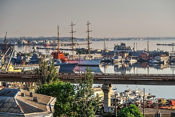 포토 JPG 해외이미지 유럽 여행 요트 건축양식 호텔 거리 사람없음 건물 항구 식당 산책 도시 바 역사 휴양지 구시가지 우크라이나 해외포토 건축물 건축 나라 배_교통 교통시설 숙소 휴식 상점 장소 파일형식 이미지허브