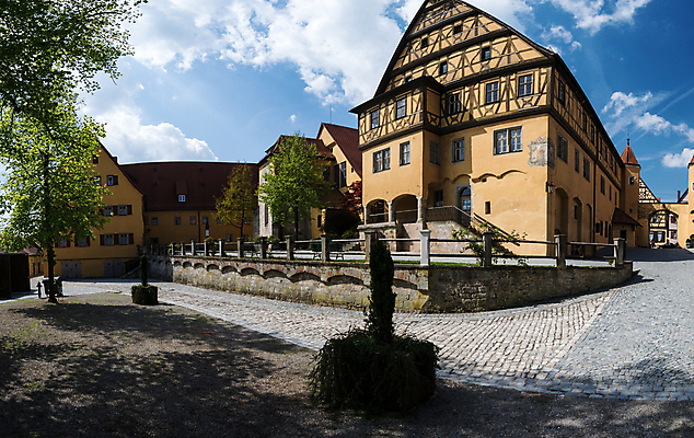 포토 JPG 해외이미지 중년 건축양식 독일 사람없음 야외 건물 목재 봄 중세 역사 5월 뼈대 수목 옛날 바이에른 해외포토 나무 건축물 계절 건축 유럽 재료 성인 날짜 파일형식 이미지허브