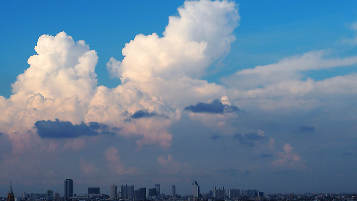 포토 JPG 해외이미지 구름 여행 백그라운드 건축양식 자연 하늘 날씨 풍경 사람없음 건물 여름 파란색 빛 도시풍경 햇빛 환경 고층빌딩 침묵 황혼 일몰 자유 흰색 도시 야간 저녁 큼 장면 천국 스카이라인 해외포토 자연요소 건축물 계절 건축 컬러 컨셉 빌딩 태양 노을 소리 크기 생태계 파일형식 이미지허브