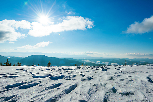 포토 JPG 해외이미지 나무 구름 유럽 여행 겨울 자연 하늘 휴가 스키 산 파노라마 풍경 사람없음 야외 파란색 태양 맑음 냉동 얼음 트래킹 하이킹 추위 성장 흰색 소나무 숲 언덕 서리 북쪽 슬로프 산악지대 웅장함 절정 폭설 눈내림 가문비나무 해외포토 자연요소 식물 계절 나라 컬러 레저 날씨 겨울스포츠 스키장 눈_날씨 촬영기법 자연재해 방향 생태계 파일형식 이미지허브