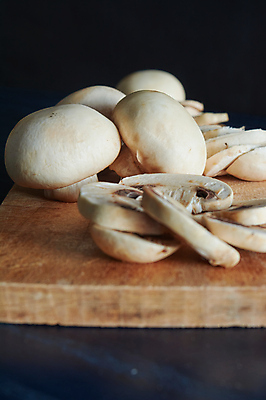 포토 JPG 해외이미지 식물 라이프스타일 계절 음식 백그라운드 다이어트 채소 재료 부분 건강 사람없음 주방 식사 버섯 흰색 신선 시장 맛 수프 자르기 먹기 향신료 흰배경 유기농 질감 내추럴 고립 곰팡이 그물버섯 단백질 식용 채식주의자 세련 비건 해외포토 웰빙 컬러 컨셉 모션 생활 채식 영양소 향미료 파일형식 이미지허브