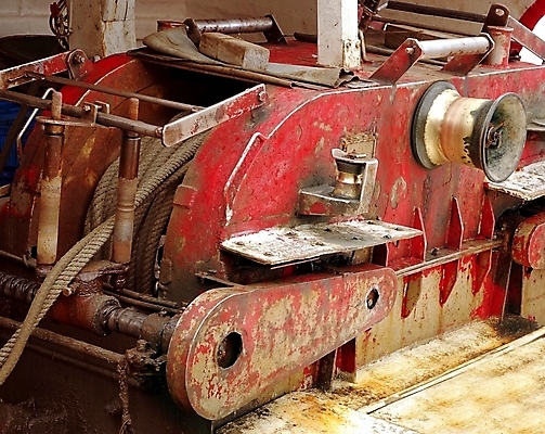 포토 JPG 해외이미지 밧줄 손잡이 사람없음 빨간색 기계 수확 보트 철 실타래 엔진 시들음 모터 구식 놋쇠 되감기 디젤 옛날 철강 해외포토 줄 컬러 농업 배_교통 파일형식 이미지허브