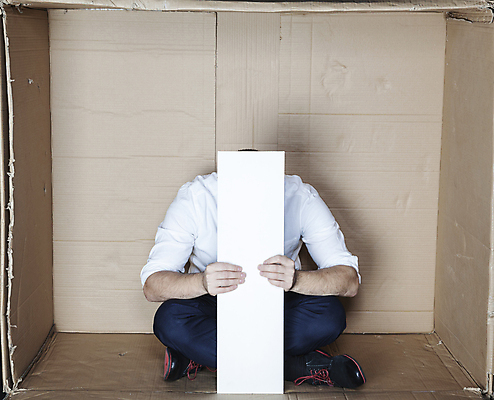 포토 JPG 해외이미지 전신 백인 남자 한명 성인 앞모습 상자 사무실 비즈니스맨 가부좌 갇힘 답답함 성인남자한명만 카피스페이스 해외포토 서양인 1 뷰포인트 비즈니스 모션 사람 앉기 공백 직장인 감각 남자한명만 성인남자만 파일형식 이미지허브