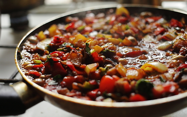 포토 JPG 해외이미지 실내 요리 사람없음 아웃포커스 프라이팬 굽기 건강식 해외포토 음식 주방용품 촬영기법 내부 구이 파일형식 이미지허브