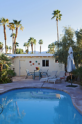 포토 JPG 해외이미지 주간 나무 하늘 주택 수영장 사람없음 야외 야자수 맨션 해외포토 자연요소 식물 건물 파일형식 이미지허브