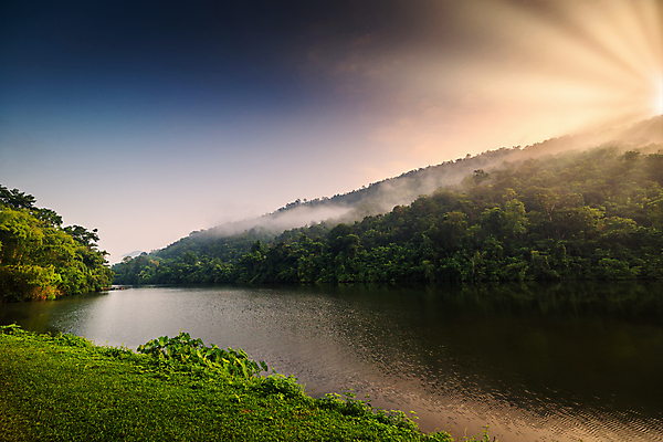 포토 JPG 해외이미지 나무 호수 여행 백그라운드 자연 하늘 날씨 산 파노라마 국립공원 풍경 사람없음 야외 가로 초록색 물 여름 파란색 강 햇빛 태양 반사 평화 일출 침묵 일몰 놀람 새벽 안개 연못 숲 절정 산맥 해외포토 자연요소 식물 계절 공원 감정 컬러 컨셉 촬영기법 표정 노을 소리 생태계 파일형식 이미지허브