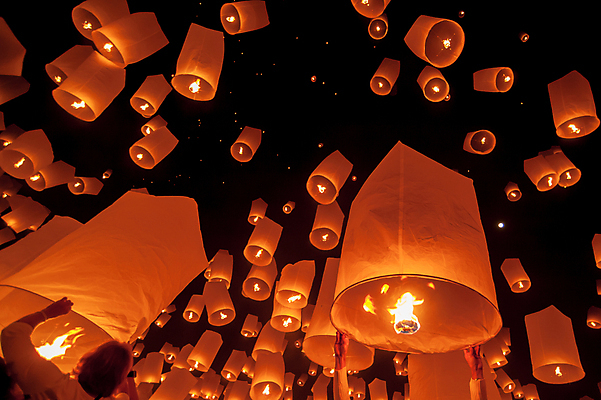 포토 JPG 해외이미지 사람없음 야외 빛 야간 풍등 풍등날리기 풍등놀이 풍등행사 풍등축제 해외포토 자연요소 놀이 조명 이벤트 등축제 파일형식 이미지허브