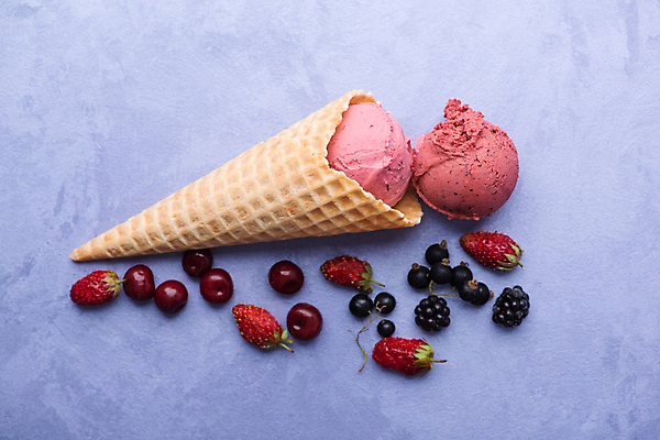 포토 JPG 해외이미지 사람없음 한개 체리 베리 블랙베리 콘아이스크림 더블아이스크림 해외포토 1 과일 아이스크림 파일형식 이미지허브