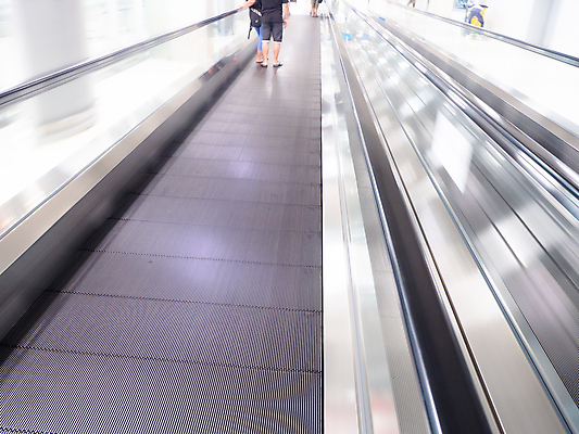 포토 JPG 해외이미지 여행 컨셉 비즈니스 건축양식 모션 회의 미래 사람 정장 사람없음 경제 쇼핑 사무실 햇빛 여행객 계단 전시 비즈니스맨 그룹 복도 공항 군중 소프트포커스 속도 무역 에스컬레이터 공평 뮌헨 박람회 블러 세미나 엑스포 쾰른 해외포토 옷 남자 건축 산업 교통시설 독일 촬영기법 태양 직장인 파일형식 이미지허브