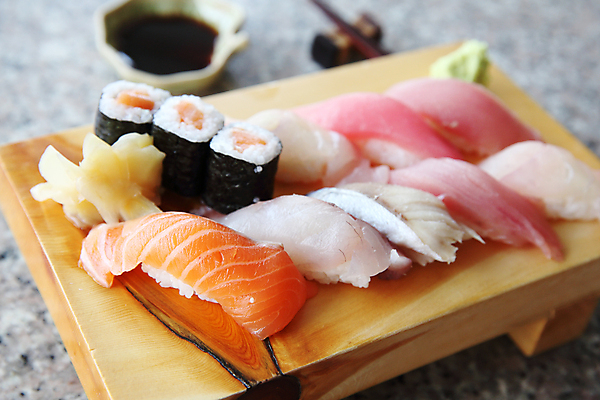 포토 JPG 해외이미지 접시 음식 요리 사람없음 세트 계란 초밥 신선 장어 해산물 연어 모듬초밥 해외포토 식기 어류 알 모듬 일본음식 파일형식 이미지허브