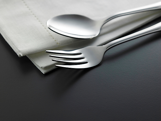 포토 JPG 해외이미지 식기 디자인 포크 가정 탁자 사람없음 빛 세트 주방 식당 숟가락 식사 저녁식사 장비 흰색 기구 직물 우아함 은색 서비스 질감 냅킨 엘리먼트 해외포토 컬러 가구 컨셉 수저 상점 파일형식 이미지허브