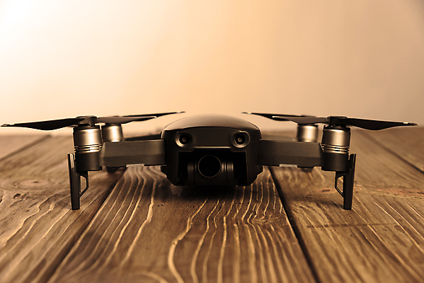 포토 JPG 해외이미지 모델 직업 디자인 산업 백그라운드 컨셉 사람없음 전자제품 카메라 디지털 헬리콥터 작음 휴대용 로봇 프로펠러 시스템 멀리 동영상 고립 드론 제어 해외포토 비행기 크기 오브젝트 파일형식 이미지허브