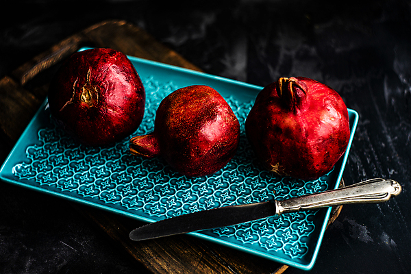 포토 JPG 해외이미지 검은배경 사람없음 칼 석류 해외포토 백그라운드 과일 검은색 파일형식 이미지허브