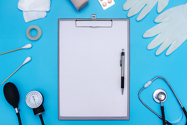 포토 JPG 해외이미지 라이프스타일 장갑 백그라운드 장신구 청진기 건강 병원 주사기 가면 사람없음 파란색 세트 약 우주 고통 장비 환자 의사 도구 도움 질병 정상 측정 붕대 테이프 머리위 처방 테라피 고립 당뇨병 돌봄 심장병 카피스페이스 해외포토 잡화 감정 컬러 컨셉 의학 의료기기 모션 문구용품 생활 뷰티 공백 의료진 파일형식 이미지허브