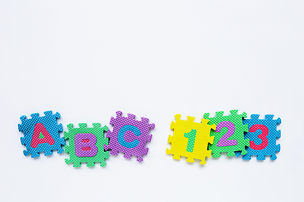 포토 JPG 해외이미지 알파벳 사람없음 컬러풀 장난감 블록 퍼즐 오브젝트 퍼즐조각 낱말퍼즐 해외포토 영어 컬러 조각 파일형식 이미지허브