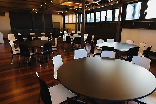 포토 JPG 해외이미지 디자인 가구 의자 탁자 바닥 실내 요리 사람없음 내부 목재 장식 식당 식사 저녁식사 카페 방 아침식사 먹기 속도 지역 카페테리아 내추럴 점심식사 법정 뷔페 소셜 해외포토 나무 생활용품 재료 모션 상점 파일형식 이미지허브