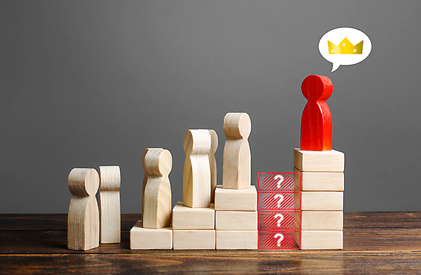 포토 JPG 해외이미지 회색배경 실내 사람없음 말_게임 독재자 부정부패 나무블록 비어있는 해외포토 백그라운드 내부 목재 블록 회색 게임 파일형식 이미지허브