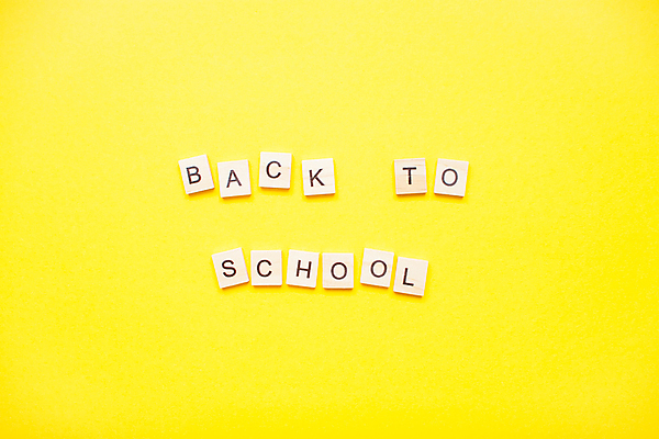 포토 JPG 해외이미지 학생 알파벳 교육 종이 백그라운드 컨셉 장신구 텍스트 학교 탁자 문구용품 미술 사람없음 목재 빨간색 초록색 파란색 단어 컬러풀 사무실 연필 펜 노란색 우주 그룹 플랫 정상 편지 큐브 책상 오브젝트 사인 신학기 위치 환영 공급 카피스페이스 해외포토 나무 문자 영어 컬러 가구 비즈니스 재료 문화예술 학용품 필기구 공백 파일형식 이미지허브