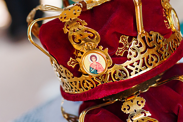 포토 JPG 해외이미지 아이콘 전통 기독교 종교 결혼 십자가 결혼식 왕관 사람없음 햇빛 교회 기도 사찰 황금 심볼 묘사 러시아 신성 자수 수도원 숭배 해외포토 유럽 종교건축 이벤트 건물 태양 파일형식 이미지허브