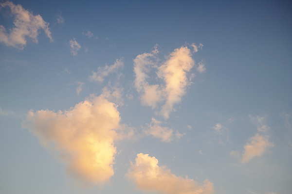 포토 JPG 해외이미지 구름 선 백그라운드 오렌지 자연 벽지 하늘 바람 날씨 추상 따뜻함 풍경 사람없음 빛 컬러풀 햇빛 노란색 일출 스파 황혼 일몰 새벽 흰색 분위기 황금 천국 솜털 해외포토 자연요소 컬러 컨셉 무늬 과일 태양 노을 생태계 파일형식 이미지허브