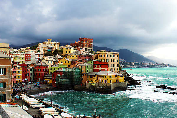 포토 JPG 해외이미지 유럽 바다 여행 건축양식 하늘 낚시 사람 풍경 사람없음 야외 건물 물 여름 파란색 컬러풀 햇빛 마을 이탈리아 어부 지중해 아래 그림 바쁨 지역 옛날 폭풍우 해외포토 자연요소 직업 건축물 계절 건축 나라 컬러 레저 태양 비_날씨 자연재해 방향 위치 파일형식 이미지허브