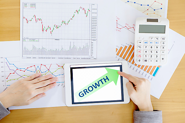 포토 JPG 해외이미지 파도 돈 인터넷 비즈니스 그래프 미래 새로움 관리 사람 사람없음 빨간색 금융 경제 파란색 컴퓨터 터치패드 사무실 알약 달러 과학기술 유로 성장 긴급 작업 비즈니스우먼 시장 주식 가격 분석 속도 약속 외화 파운드 자금 회계사 해외포토 직업 여자 바다 컬러 컨셉 기술 전자제품 약 직장인 재산 파일형식 이미지허브