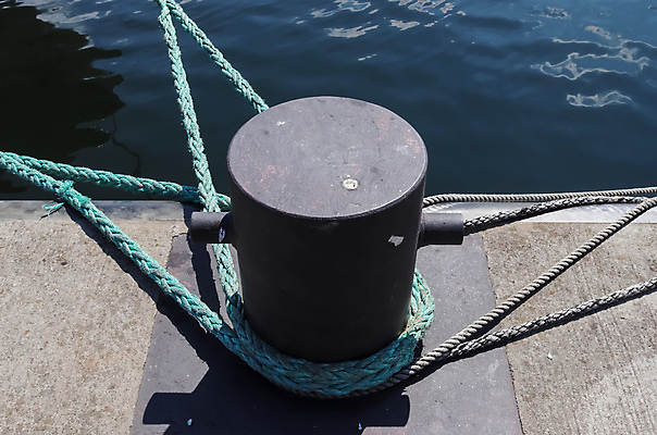 포토 JPG 해외이미지 산업 밧줄 바다 십자가 교통시설 하늘 안전 사람없음 목재 물 파란색 노란색 금속 항구 기계 장비 과학기술 흰색 공구 업무 심볼 쏟아짐 포트 부표 고립 철강 해외포토 자연요소 나무 줄 컬러 교통 재료 모션 재질 기술 도구 작업 시설 파일형식 이미지허브