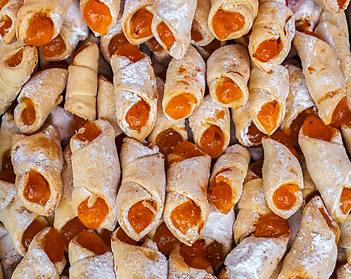 포토 JPG 해외이미지 모양 음식 조각 과일 탁자 아침 함께함 건강 사람없음 주방 식사 껍질 신선 달콤 초승달 잼 두루마리 굽기 먹기 날것 반죽 향기 만들기 심플 롤 밀가루 솜털 내추럴 미니 번 이스트 페스츄리 핸드메이드 해외포토 주간 빵 가구 컨셉 모션 달 소스_음식 맛 가루 구이 냄새 파일형식 이미지허브