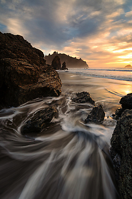 포토 JPG 해외이미지 구름 바다 여행 백그라운드 오렌지 자연 하늘 아침 날씨 풍경 해변 사람없음 야외 빨간색 물 여름 파란색 빛 컬러풀 햇빛 태양 반사 노란색 일출 미국 어둠 황혼 일몰 새벽 저녁 캘리포니아 장면 내추럴 수평선 해외포토 주간 자연요소 계절 컬러 북아메리카 과일 노을 야간 생태계 파일형식 이미지허브