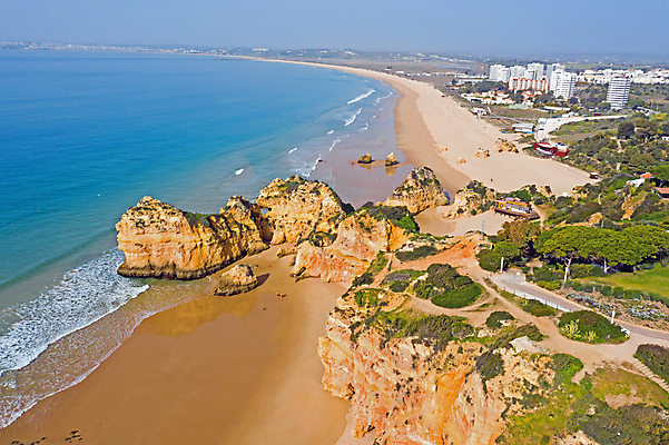 포토 JPG 해외이미지 유럽 모래 스포츠 파도 바다 건축양식 호텔 안테나 사람없음 야외 건물 물 마을 중세 포르투갈 대서양 해외포토 자연요소 건축물 건축 나라 통신 숙소 역사 파일형식 이미지허브