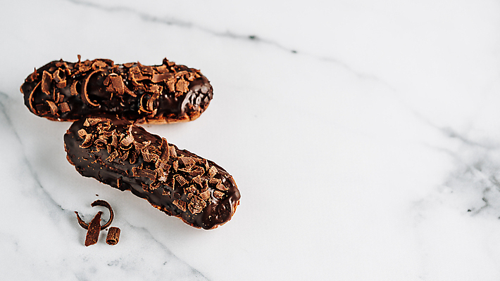 포토 JPG 해외이미지 배너 디저트 사람없음 초콜릿 흰색 달콤 흰배경 대리석 에클레어 카피스페이스 해외포토 음식 컬러 백그라운드 재료 공백 맛 파일형식 이미지허브