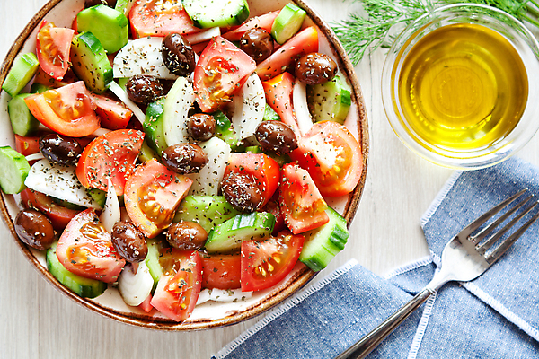 포토 JPG 해외이미지 전통 접시 계절 음식 다이어트 토마토 채소 양파 오이 치즈 실내 건강 사람없음 빨간색 초록색 여름 컬러풀 갈색 노란색 검은색 식사 저녁식사 샐러드 흰색 신선 사발 애피타이저 허브 유기농 올리브 브런치 그리스인 내추럴 점심식사 오레가노 입가심 채식주의자 핸드메이드 비건 해외포토 서양인 식물 식기 웰빙 열매 컬러 유제품 내부 사기그릇 채식 파일형식 이미지허브