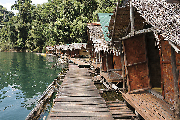 포토 JPG 해외이미지 구름 공원 호수 여행 태국 자연 하늘 휴가 산 국립공원 동양인 풍경 사람없음 야외 초록색 물 여름 강 컬러풀 보트 숲 휴양지 내추럴 뗏목 생태학 전국 해외포토 자연요소 계절 공공시설 교육 아시아 교통수단 컬러 배_교통 인종 장소 생태계 파일형식 이미지허브