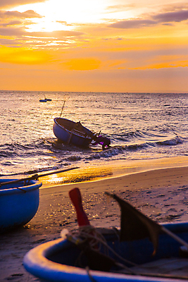 포토 JPG 해외이미지 나무 식물 구름 모래 바다 섬 여행 자연 벽지 하늘 휴가 휴식 따뜻함 손바닥 풍경 사람없음 야외 초록색 물 여름 파란색 태양 우주 맑음 일몰 뜨거움 보트 휴양지 베트남 장면 낚시꾼 태평양 코코넛 석호 이국적 파라다이스 해외포토 자연요소 손 계절 컬러 컨셉 배_교통 과일 날씨 노을 동남아시아 장소 생태계 파일형식 이미지허브