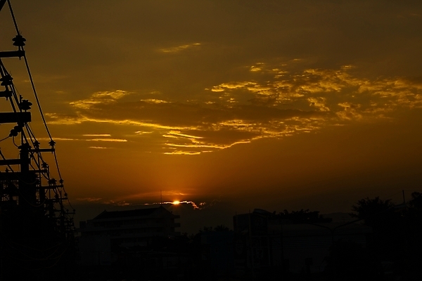 포토 JPG 해외이미지 구름 오렌지 자연 하늘 아침 날씨 풍경 사람없음 야외 빨간색 여름 빛 컬러풀 햇빛 태양 노란색 일출 침묵 황혼 일몰 새벽 야간 저녁 수평선 해외포토 주간 자연요소 계절 컬러 과일 노을 소리 생태계 파일형식 이미지허브