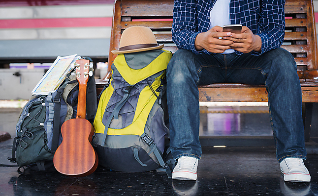 포토 JPG 해외이미지 백인 라이프스타일 응시 행복 여행 지도 가이드 태국 휴가 거리 사람 사람없음 야외 독서 여행객 일몰 기차 수확 잡기 도시 클래식 전철 역 방향 검색 방콕 주말 타운 스타일 힙스터 해외포토 서양인 직업 시선 패션 감정 아시아 육상교통 컨셉 농업 교통시설 모션 대중교통 생활 노을 파일형식 이미지허브