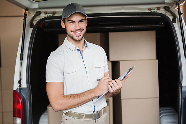 포토 JPG 해외이미지 백인 응시 남자 노동자 실내 한명 들기 상반신 20대 성인 앞모습 택배기사 승합차 배송 택배상자 서류판 성인남자한명만 해외포토 서양인 직업 1 시선 뷰포인트 모션 승용차 사람 청년 내부 상자 사무용품 배달원 택배 남자한명만 성인남자만 파일형식 이미지허브