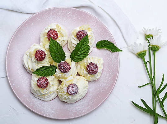 포토 JPG 해외이미지 디저트 실내 사람없음 케이크 산딸기 머랭 파블로바 해외포토 음식 과일 내부 파일형식 이미지허브